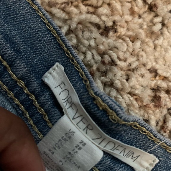 Two pairs of Jeans - Picture 5 of 6